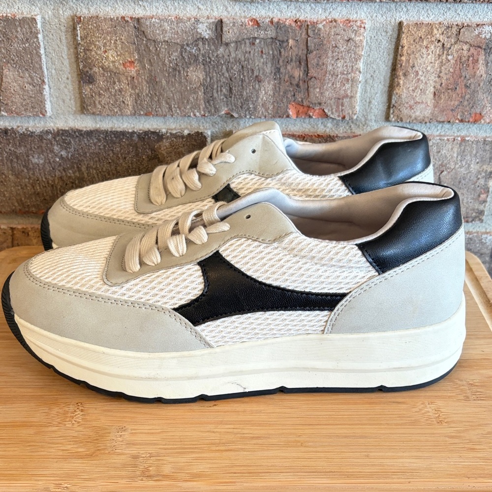 Time and Tru Beige and Black Women's Sneakers